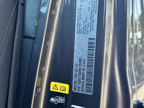 Used 2022 Jeep Gladiator Sport image 33