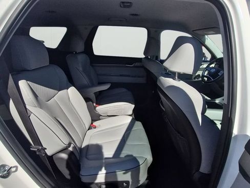 Used 2025 Hyundai Palisade SEL FWD image 11