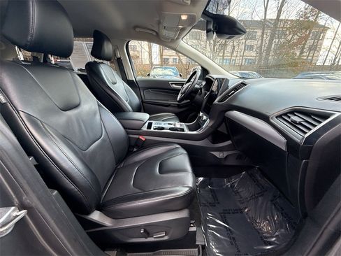 Used 2022 Ford Edge Titanium image 24