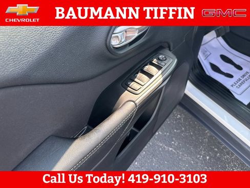 Used 2014 Jeep Cherokee Latitude AWD/4WD image 19