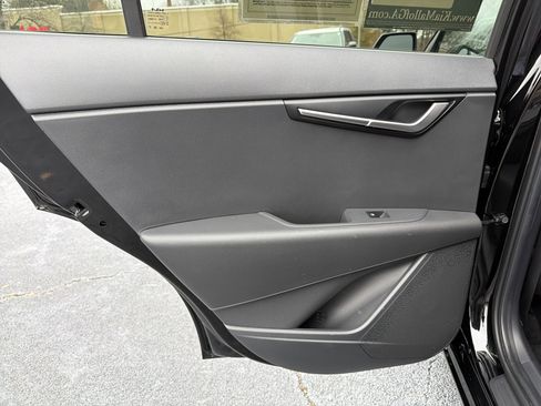 Used 2023 Kia Niro LX image 21