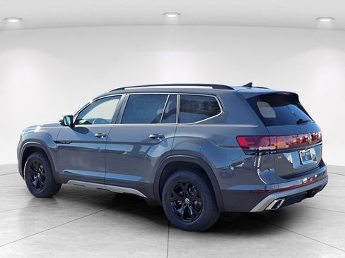 New 2026 Volkswagen Atlas Peak Edition AWD/4WD image 3