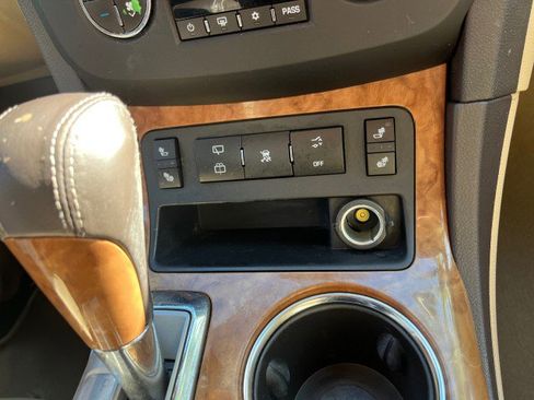 Used 2011 Buick Enclave CXL image 59