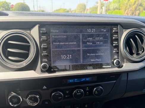 Used 2023 Toyota Tacoma TRD Off-Road w/ Technology Package AWD/4WD image 18