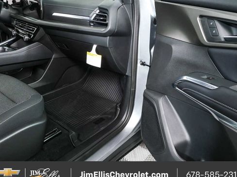 New 2026 Chevrolet Traverse LT w/ Driver Confidence Package FWD image 23