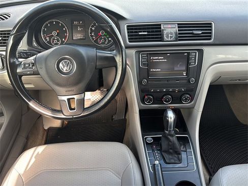 Used 2015 Volkswagen Passat 1.8T Limited Edition image 15
