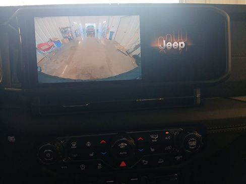 New 2026 Jeep Wrangler Unlimited Rubicon w/ Xtreme 35 Tire Package image 17