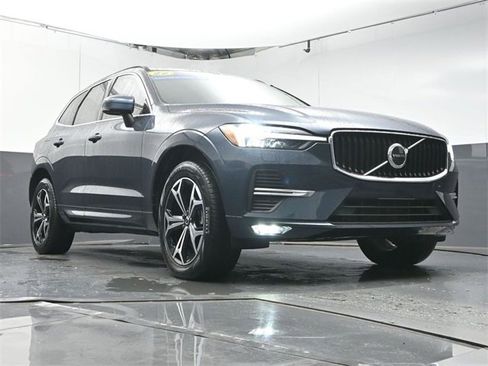 Used 2022 Volvo XC60 B5 Momentum w/ Climate Package image 34