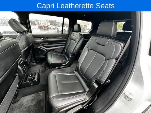 Used 2025 Jeep Grand Cherokee L Limited w/ Black Appearance Package AWD/4WD image 12