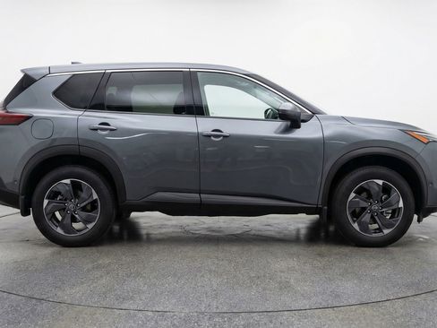Used 2025 Nissan Rogue SV image 11