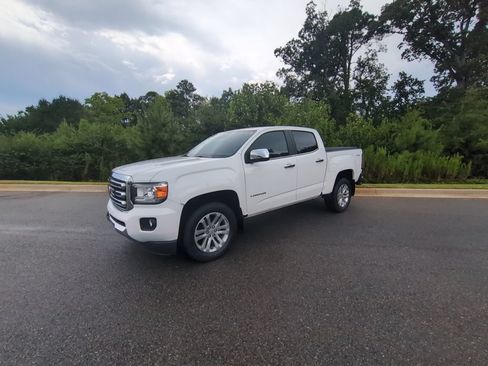 Used 2020 GMC Canyon SLT w/ Driver Alert Package AWD/4WD image 3