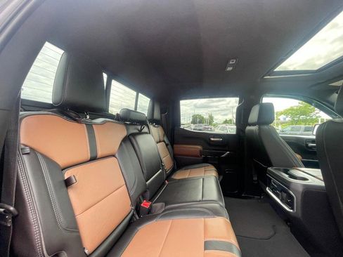 Used 2019 Chevrolet Silverado 1500 High Country image 18