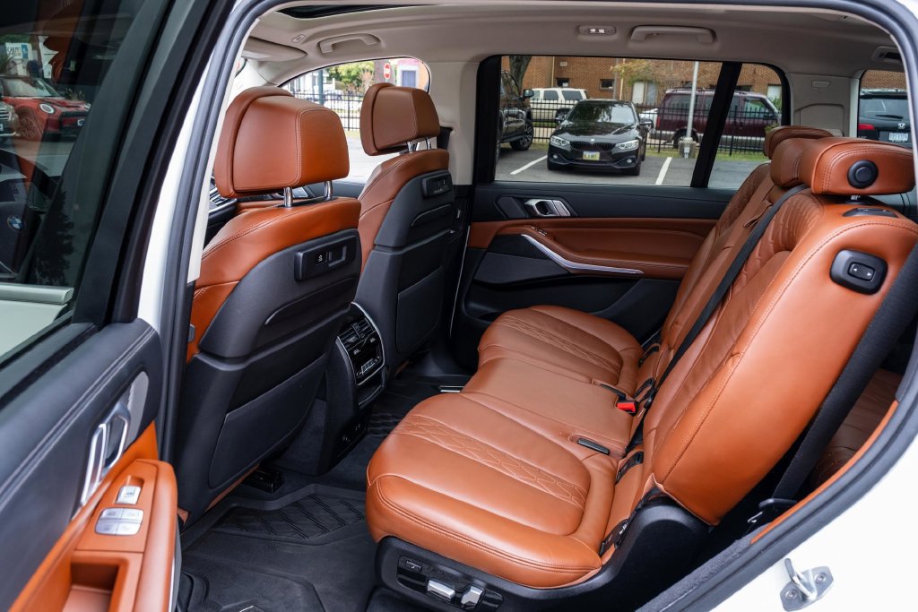 Used 2019 BMW X7 xDrive50i w/ Premium Package AWD/4WD image 30