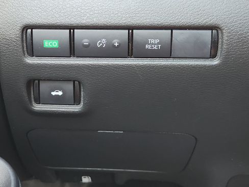 Used 2025 Nissan Sentra SV FWD image 23