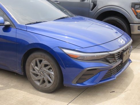 Used 2024 Hyundai Elantra SEL FWD image 6