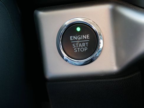 Certified 2024 Ford Expedition XLT image 33