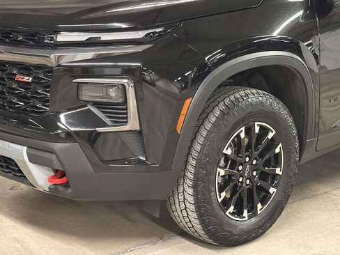 Used 2024 Chevrolet Traverse Z71 image 9