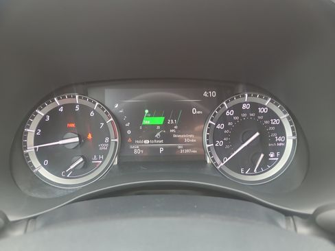 Used 2022 Toyota Highlander XLE AWD/4WD image 23