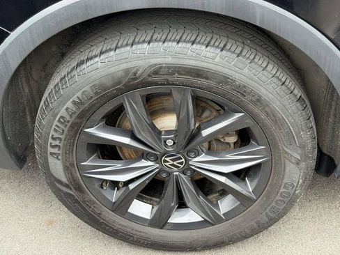 Certified 2024 Volkswagen Tiguan SE AWD/4WD image 7