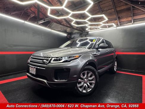 Used 2019 Land Rover Range Rover Evoque SE AWD/4WD image 2