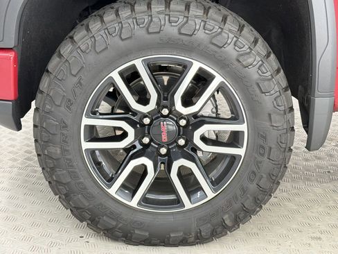Used 2026 GMC Sierra 1500 AT4 w/ AT4 Premium Package AWD/4WD image 9
