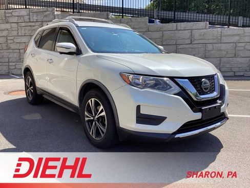 Used 2019 Nissan Rogue SV w/ Premium Package FWD image 1