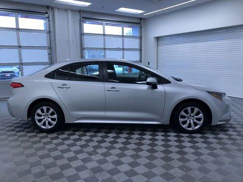 Used 2025 Toyota Corolla LE image 34