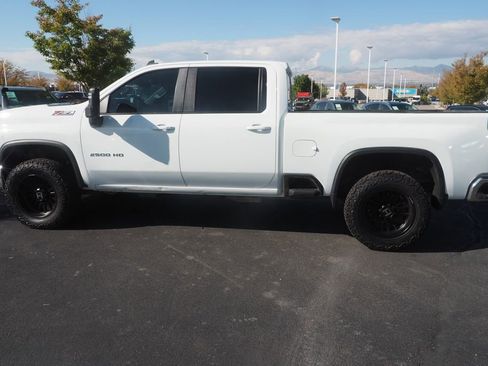 Used 2024 Chevrolet Silverado 2500 LT image 10