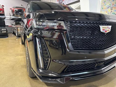 Used 2023 Cadillac Escalade ESV V AWD/4WD image 71
