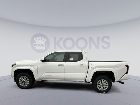 New 2026 Toyota Tacoma SR5 RWD image 2