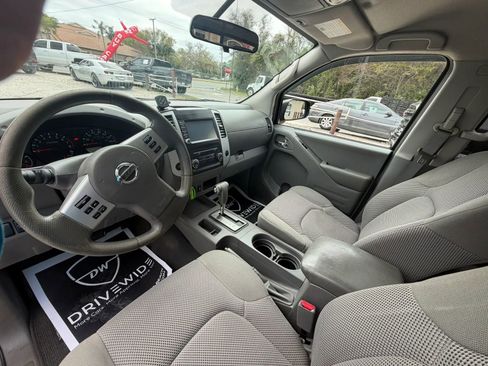 Used 2019 Nissan Frontier SV RWD image 9
