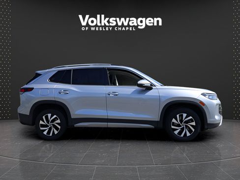Used 2025 Volkswagen Tiguan S AWD/4WD image 8