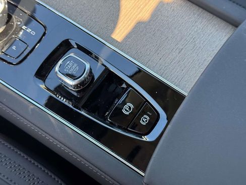 Certified 2026 Volvo XC90 T8 Plus w/ Protection Package Premier image 29