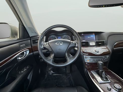 Used 2011 INFINITI M37 w/ Premium Pkg RWD image 16