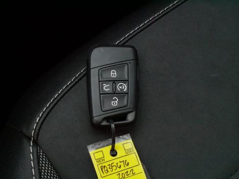 Certified 2022 Volkswagen Taos SE AWD/4WD image 32
