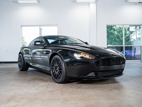 Used 2011 Aston Martin DB9 Coupe image 4