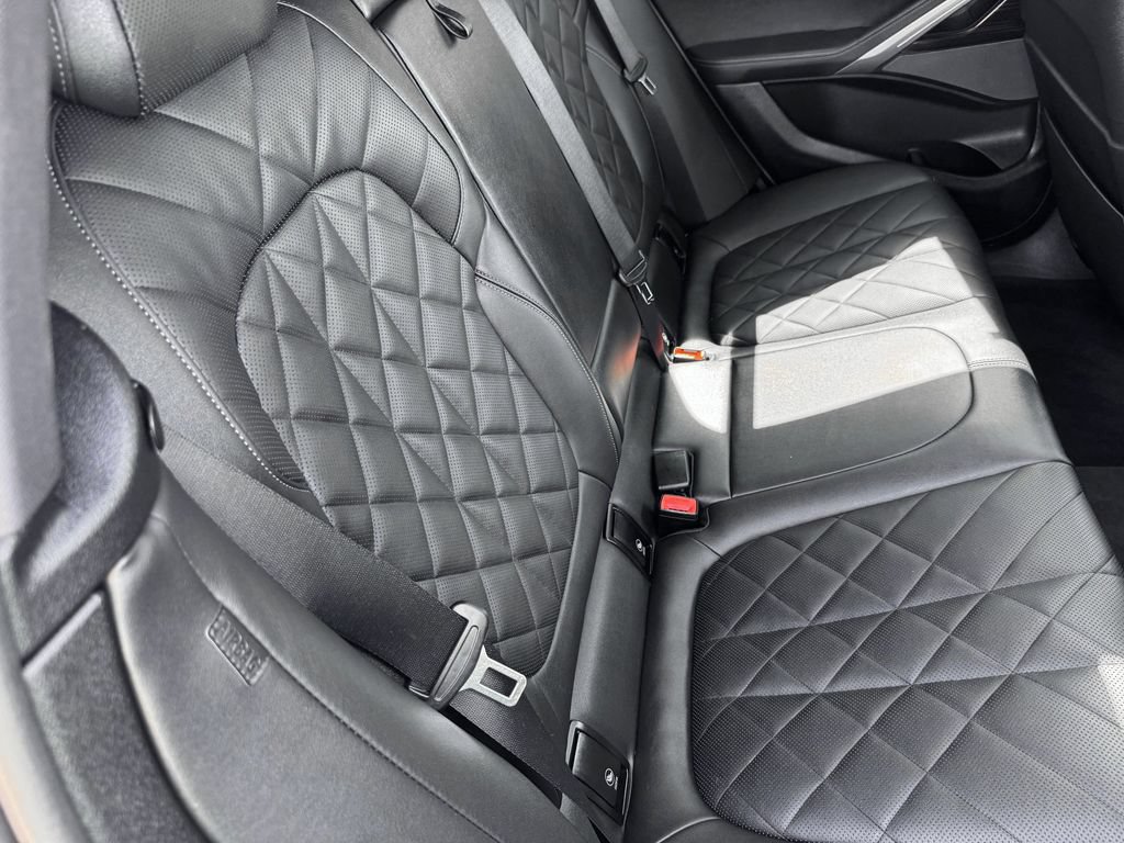 Used 2025 BMW X6 xDrive40i w/ Climate Comfort Package AWD/4WD image 28
