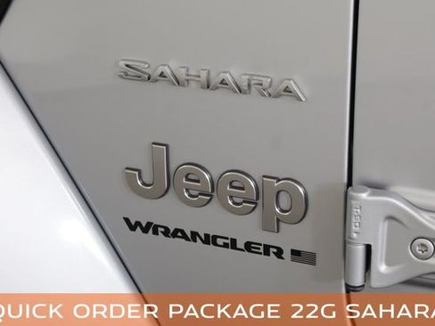 Used 2024 Jeep Wrangler Unlimited Sahara AWD/4WD image 11