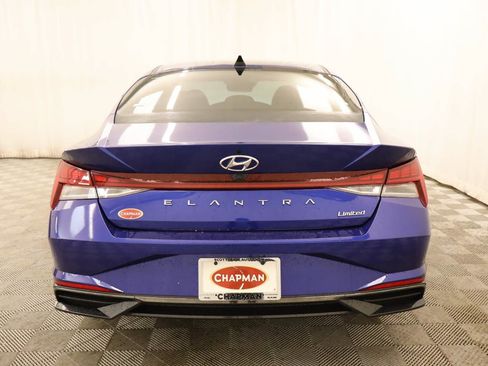 Used 2022 Hyundai Elantra Limited FWD image 5