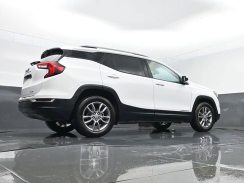 Used 2024 GMC Terrain SLT image 26