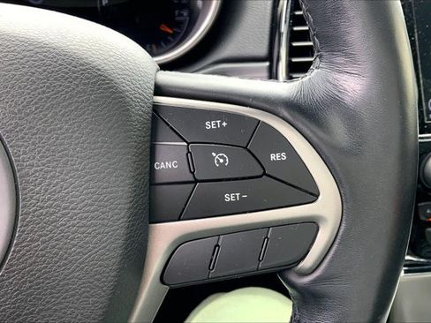 Used 2020 Jeep Grand Cherokee Limited AWD/4WD image 18