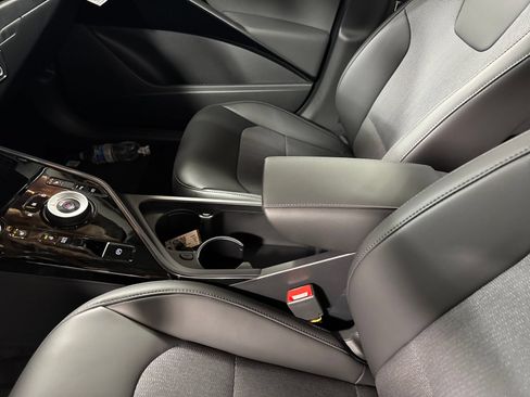 New 2026 Kia Niro Wind w/ Wind Preserve Package FWD image 22