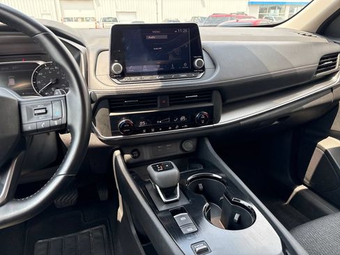 Used 2025 Nissan Rogue SV FWD image 23