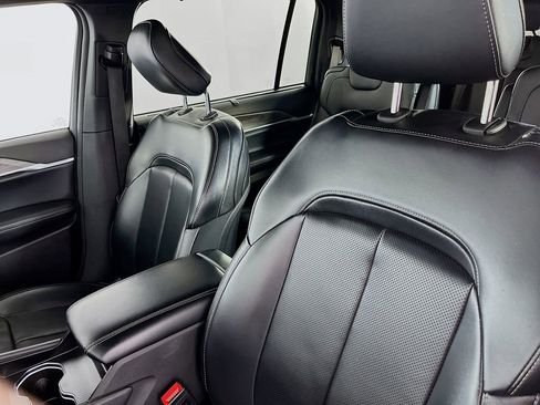 Used 2024 Jeep Grand Cherokee L Limited w/ Luxury Tech Group II image 28