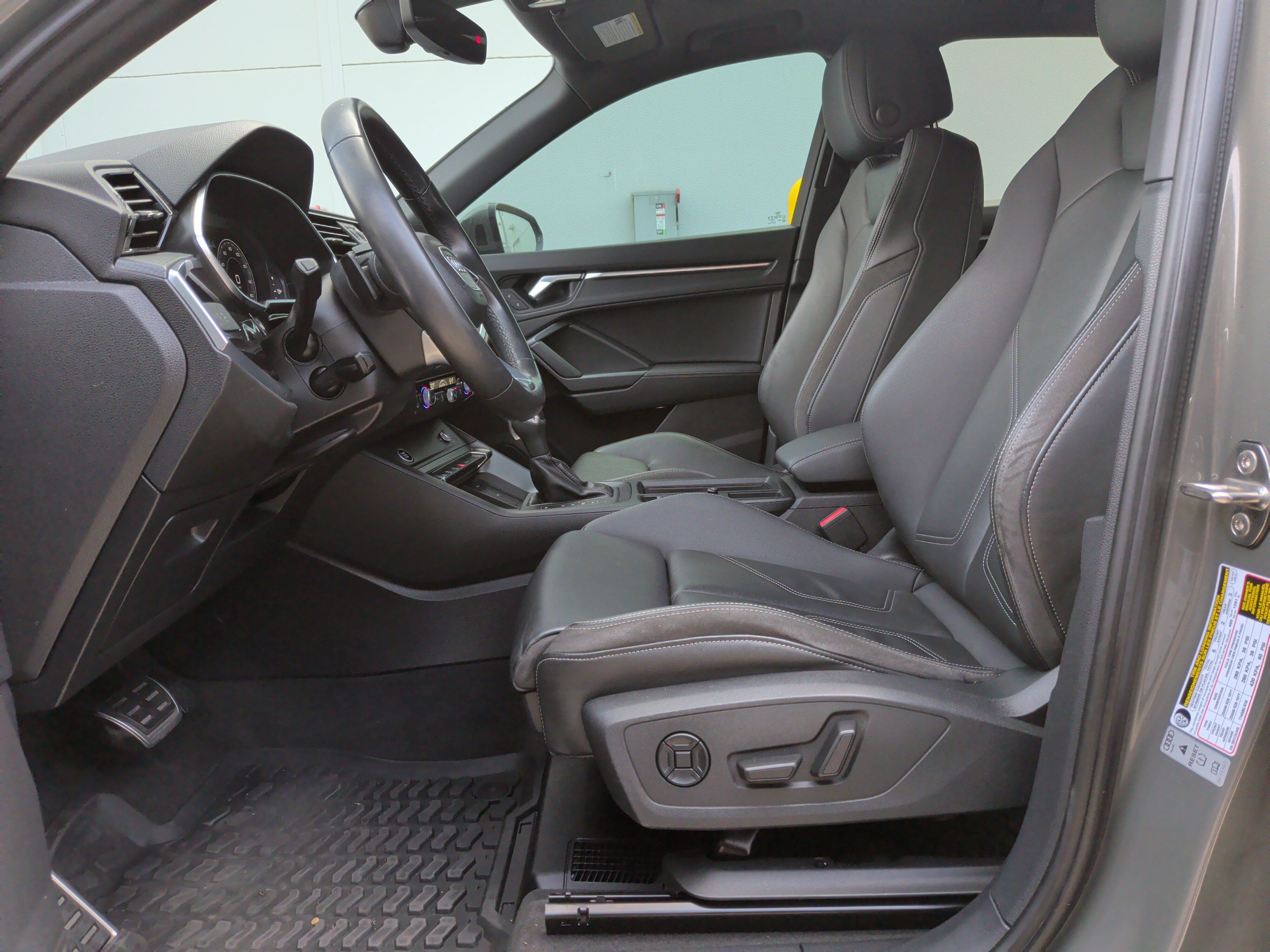Used 2022 Audi Q3 2.0T Premium Plus AWD/4WD image 16