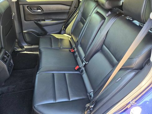 Used 2025 Nissan Rogue SL w/ Tech Package AWD/4WD image 13