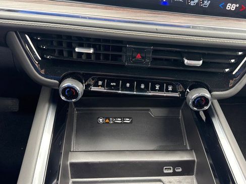 Used 2025 Chevrolet Tahoe Premier image 25