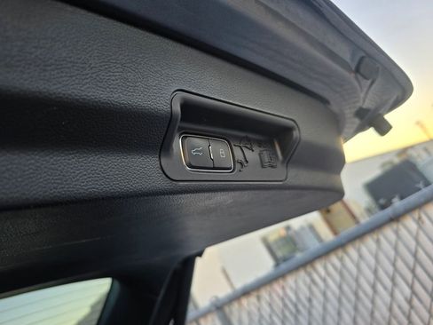 Used 2022 Ford Explorer XLT w/ Equipment Group 202A image 22