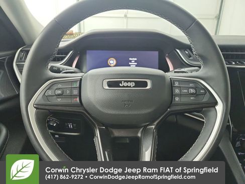 Certified 2023 Jeep Grand Cherokee Laredo image 22