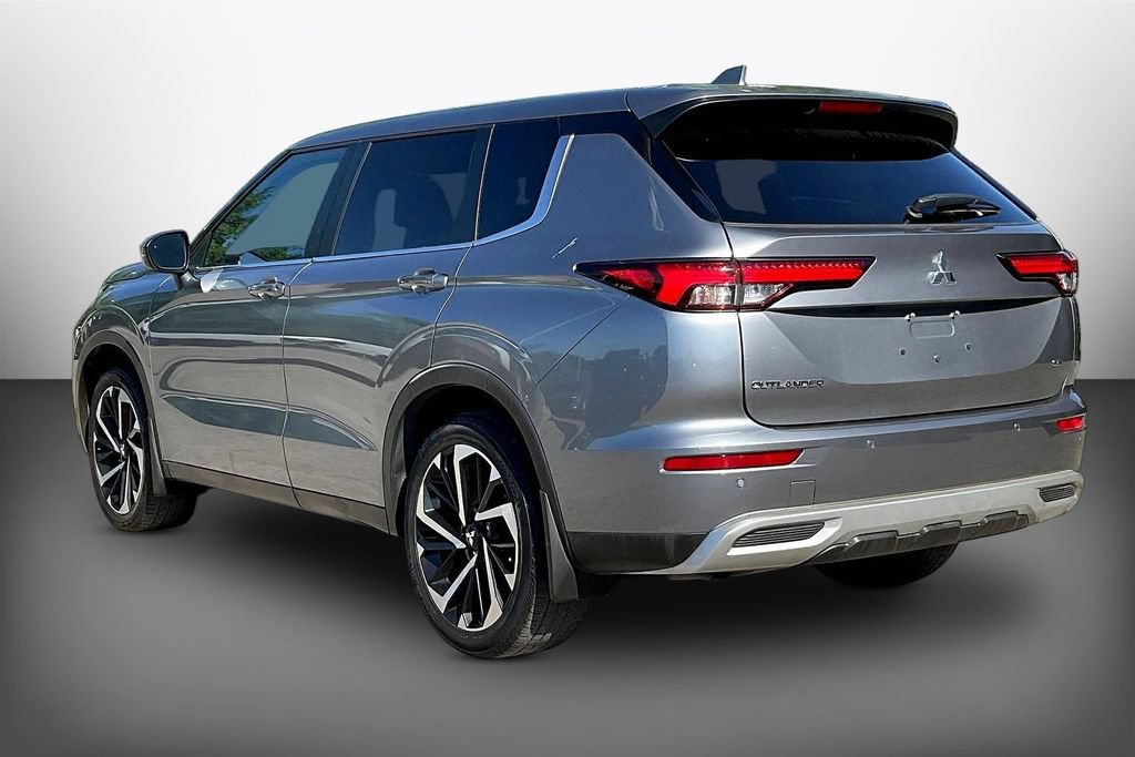 Used 2024 Mitsubishi Outlander SE AWD/4WD image 4